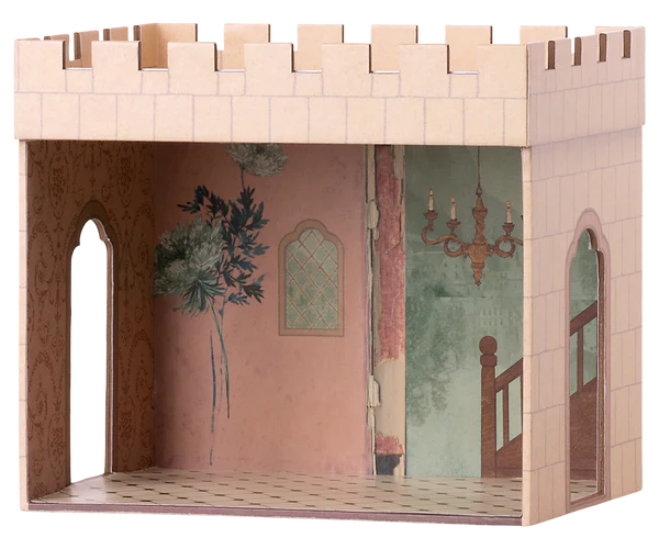 Castle, Hall