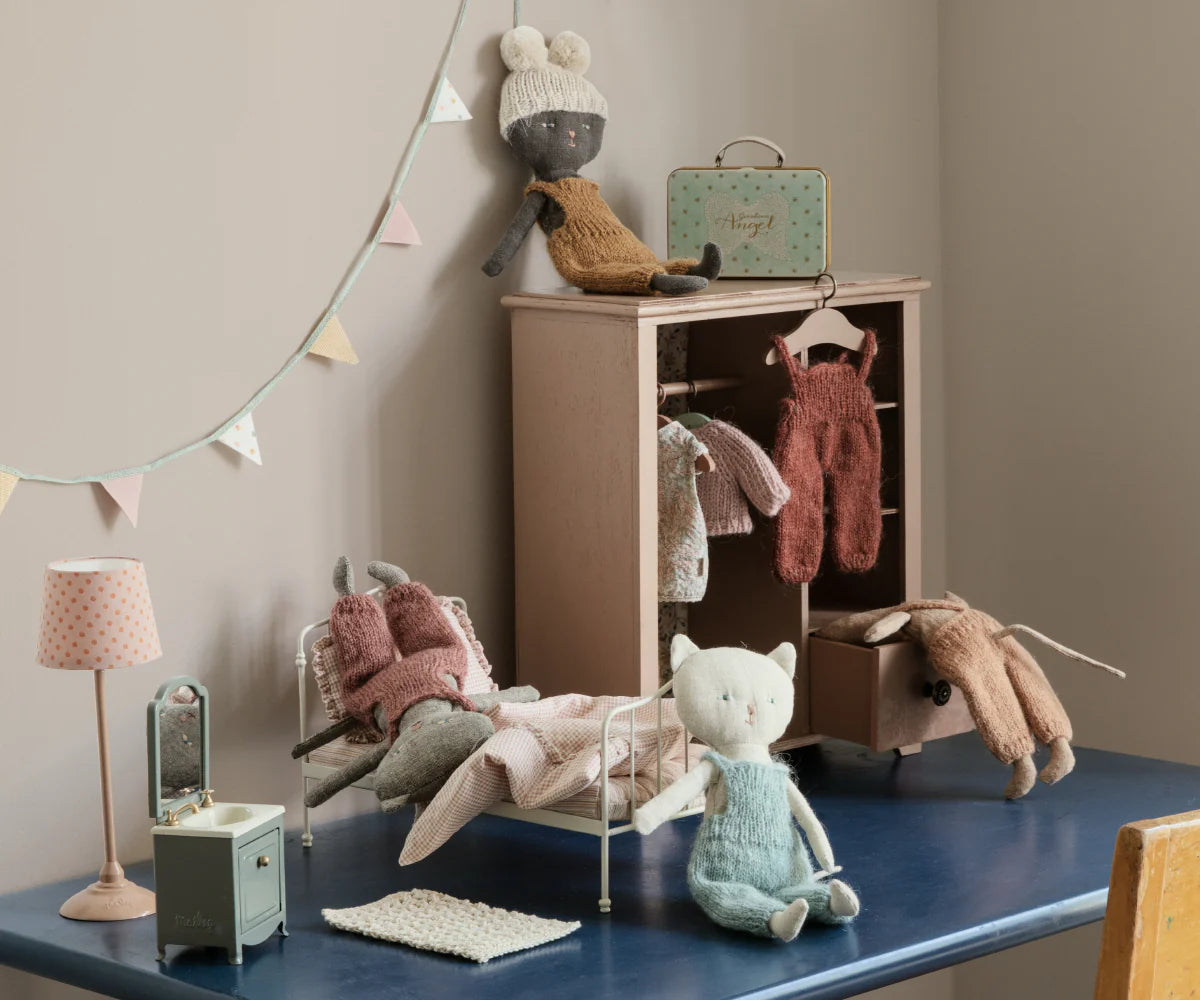 Sink dresser w. Mirror, Mouse - Dark powder