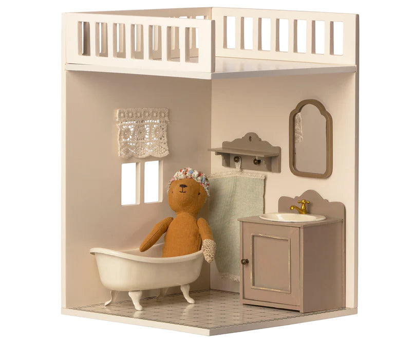 Dollhouse Bathroom