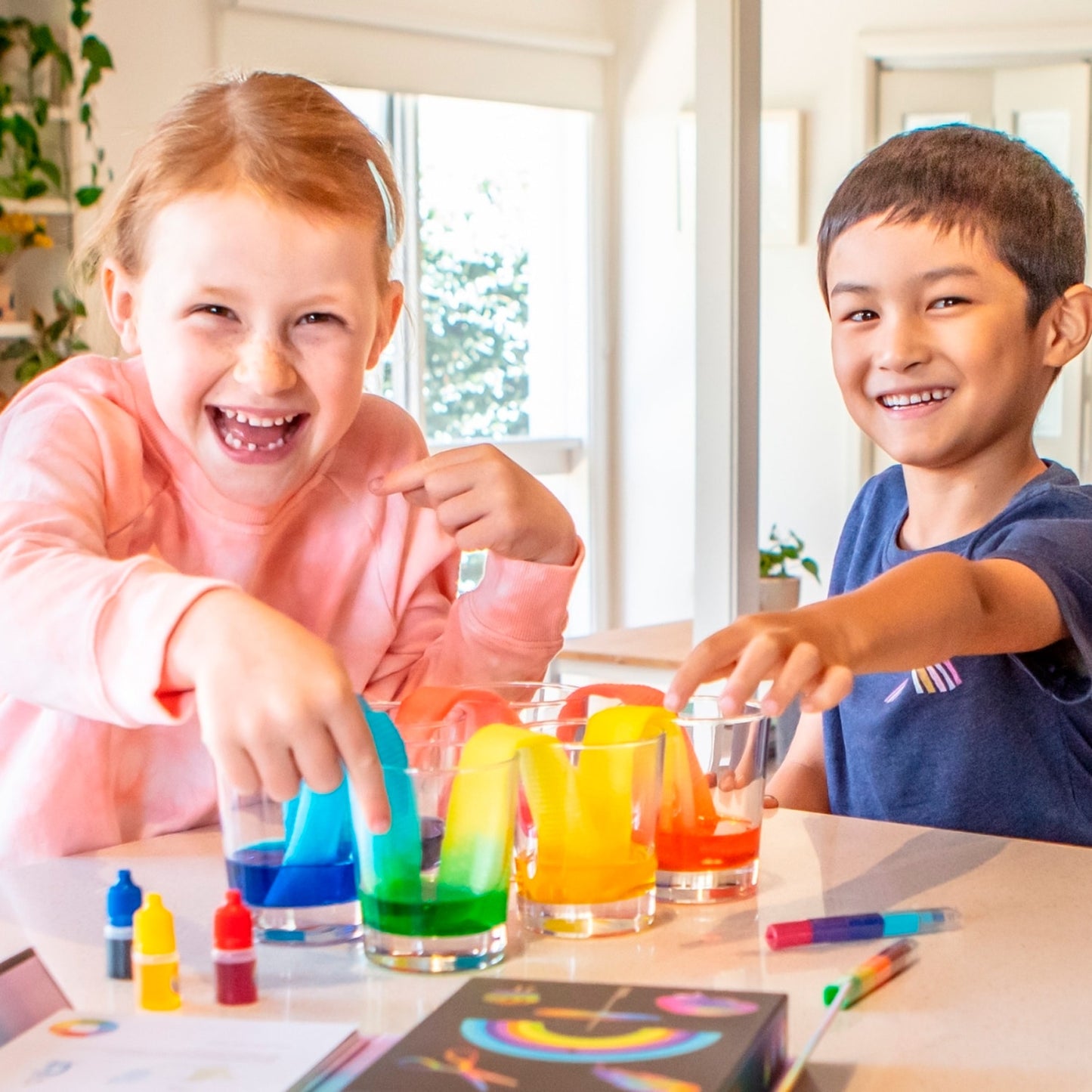 RAINBOW LAB – PLAYING WITH COLOUR