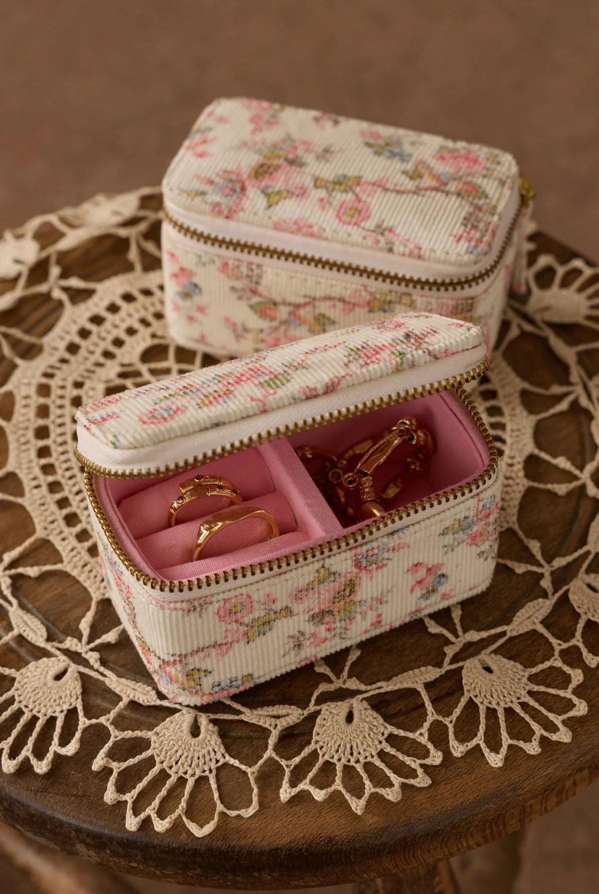 Soumaya Jewelry Box - Cream Carnation Vale