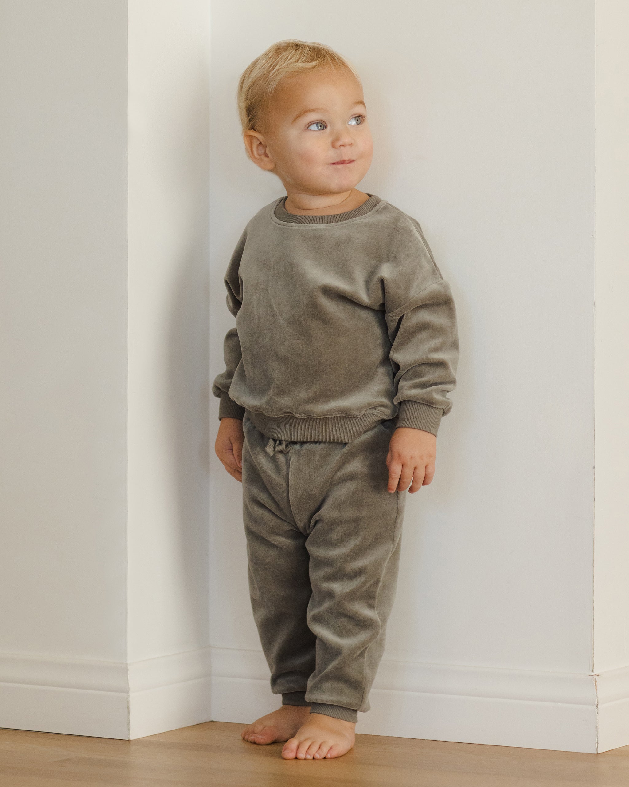 Velour Relaxed Sweatpant || Forest