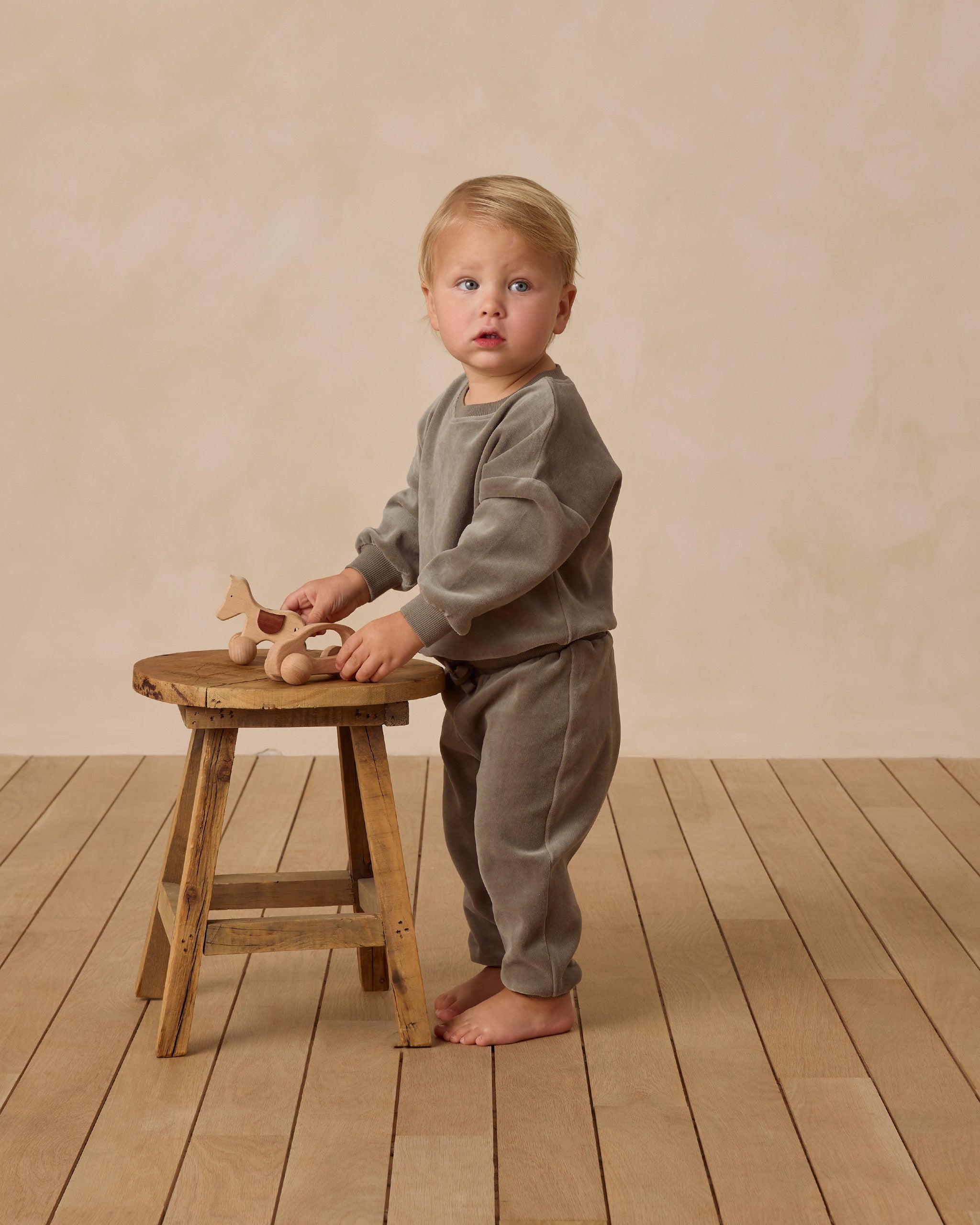 Velour Relaxed Sweatshirt || Forest