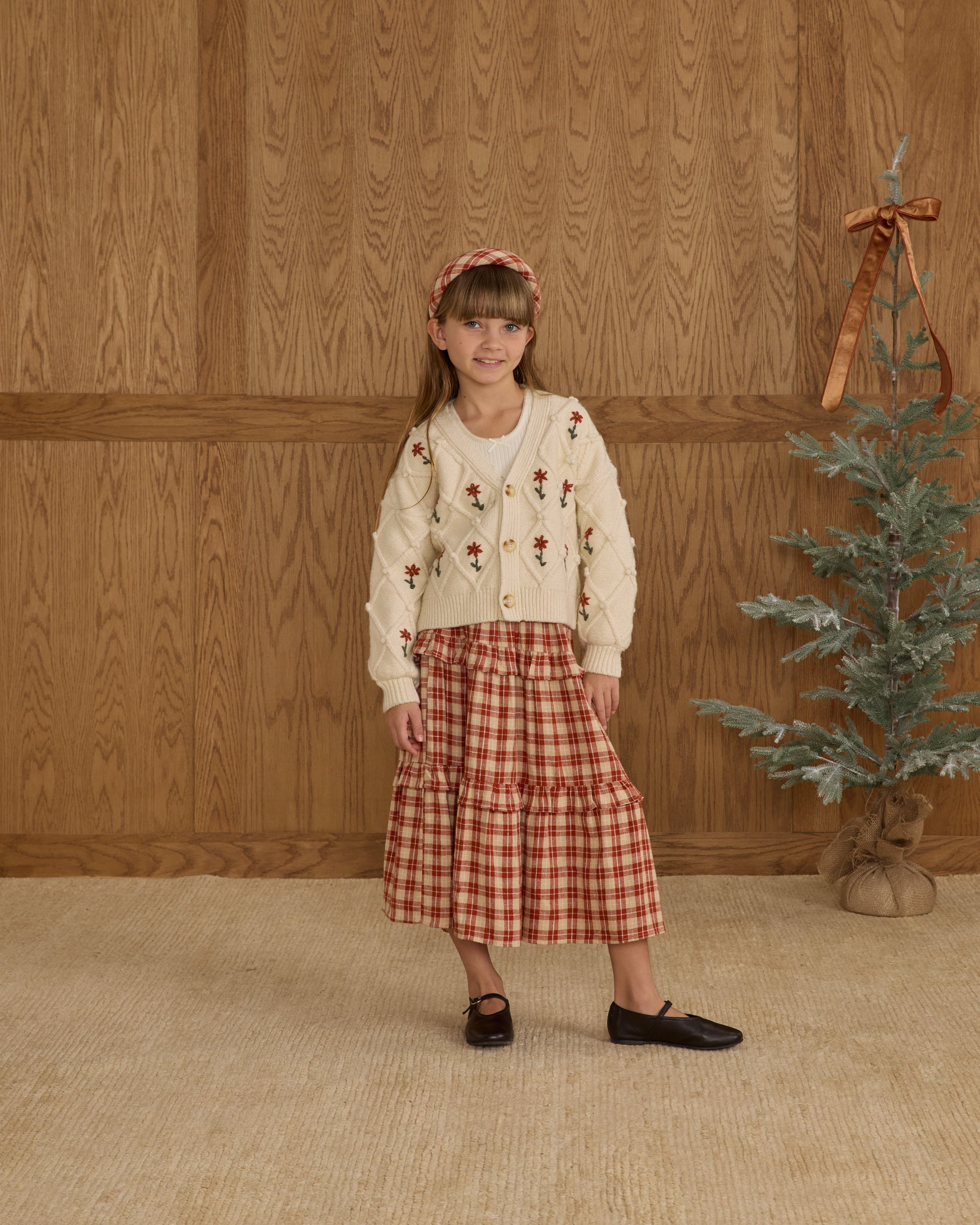 Boxy Crop Cardigan || Winter Daisy Embroidery