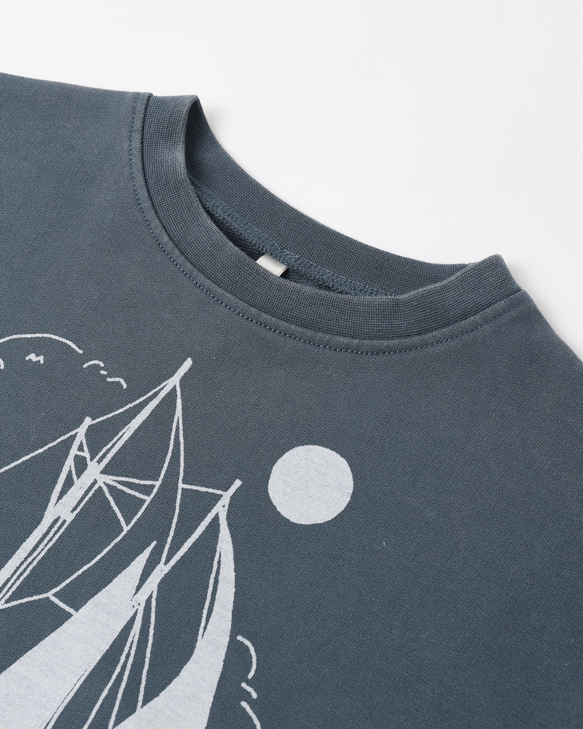 Sweatshirt || Seas the Day