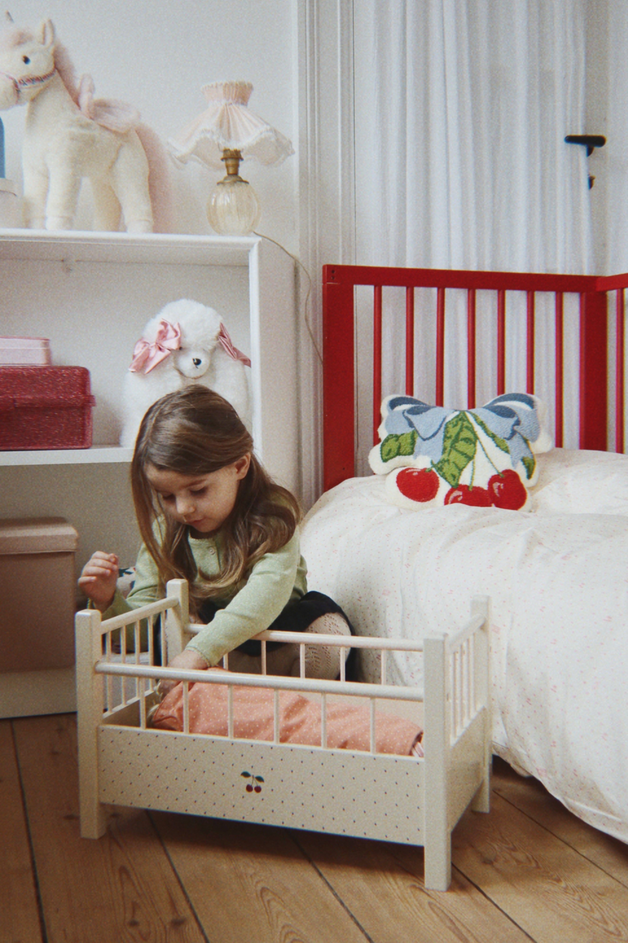 Doll Bed - Big Cherry