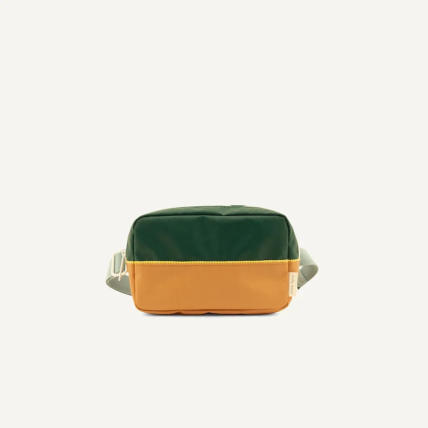 Fanny pack • colourblocking • meet me in the meadows