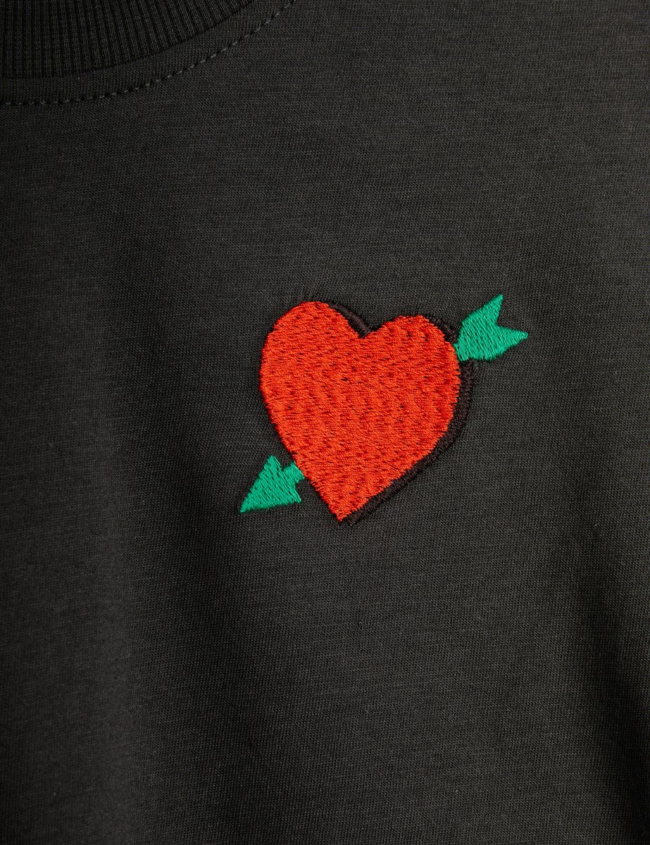 Arrowed Heart Embroidered Short Sleeve Tee