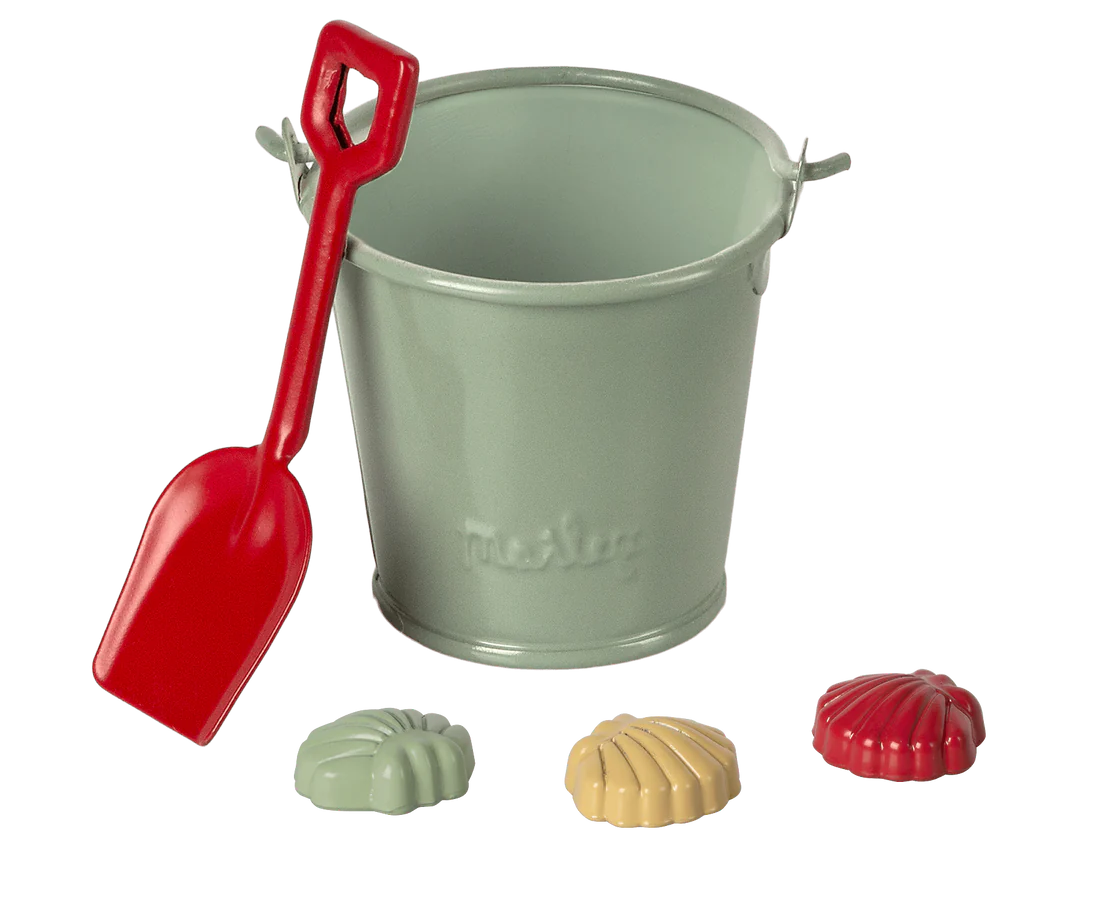 Beach Set - Shovel, Bucket and Shells