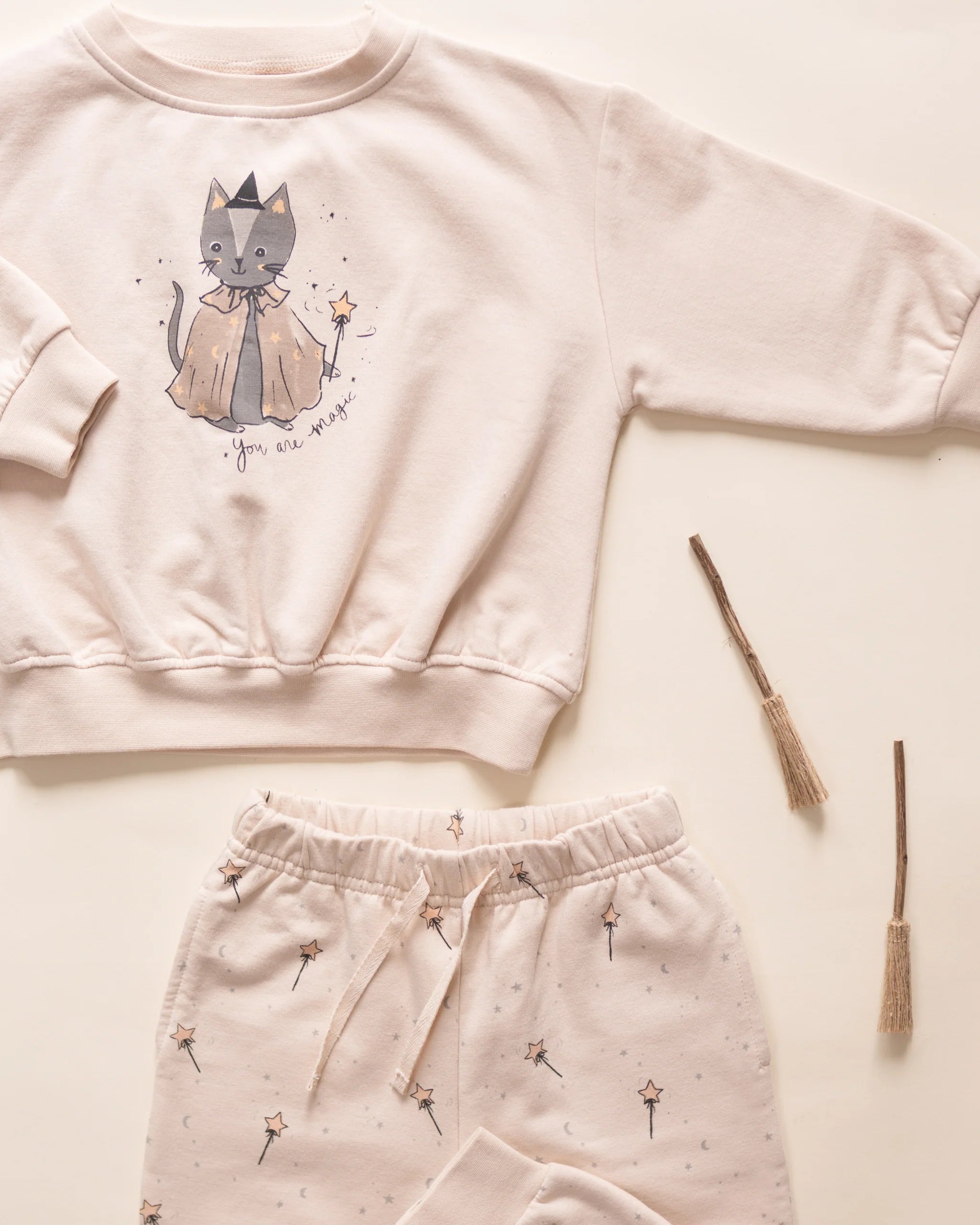Relaxed Fleece Sweatshirt and sweatpant || Magic Cat