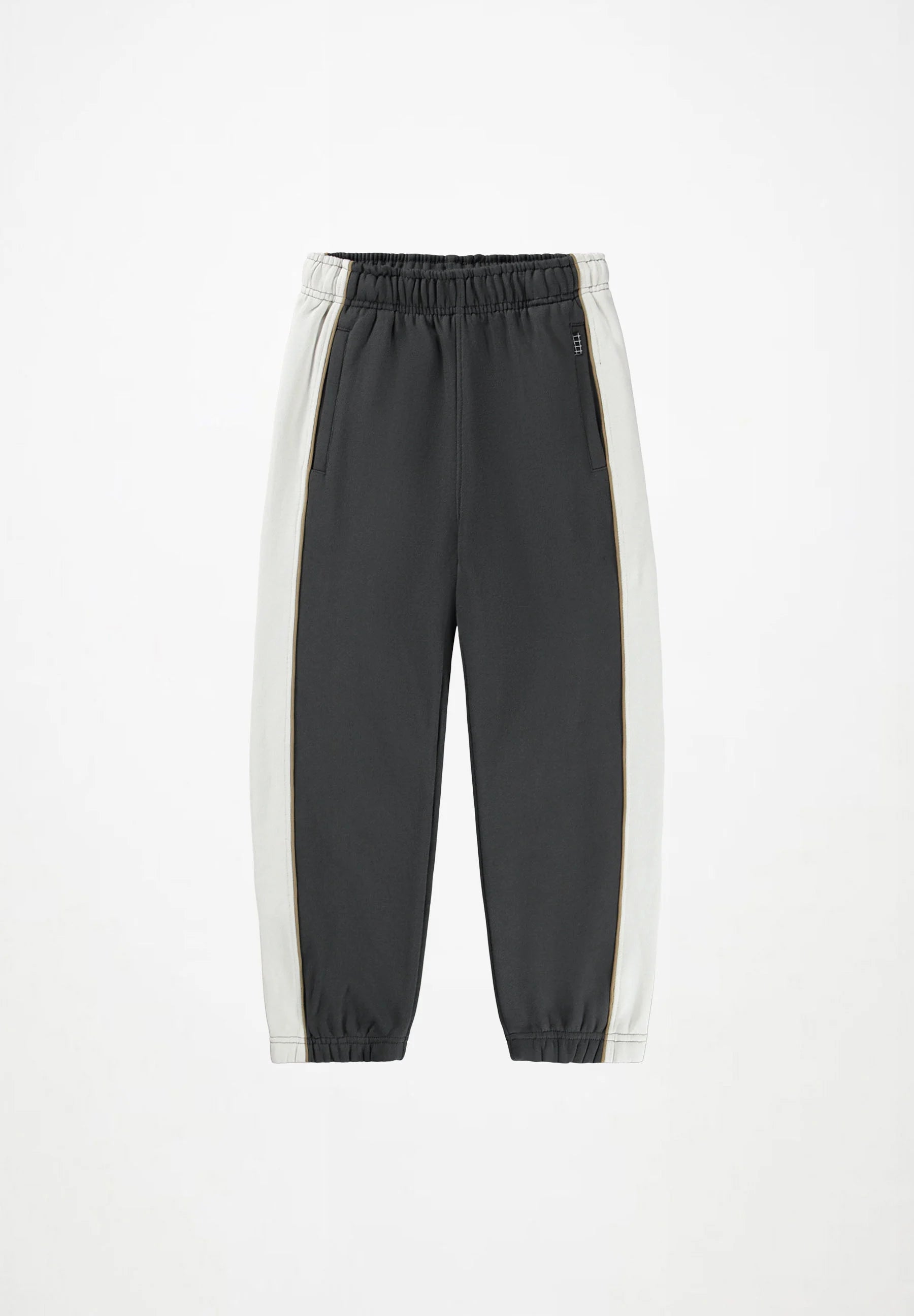 Ader - Pirate Black
