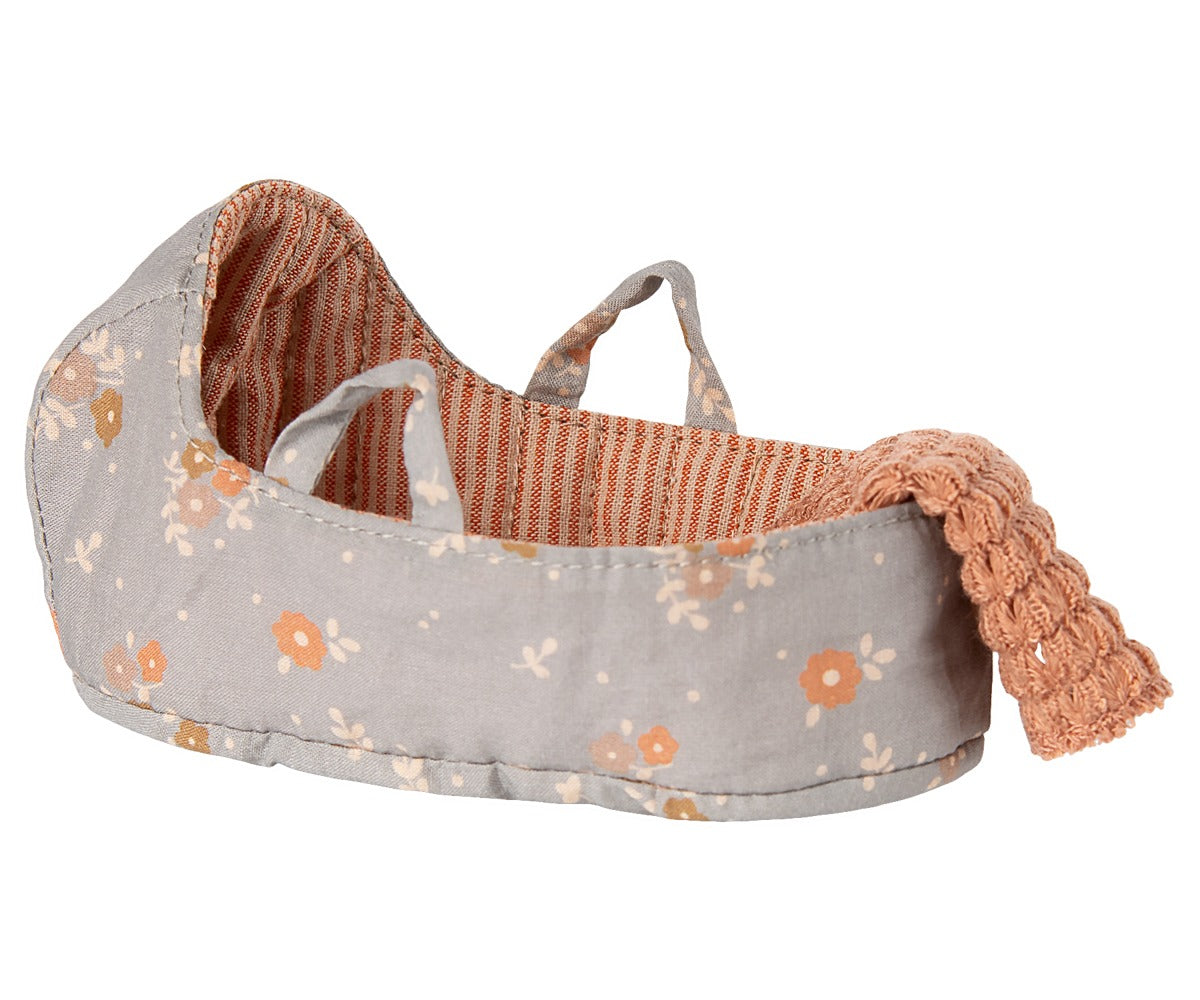 Carry Cot, Micro