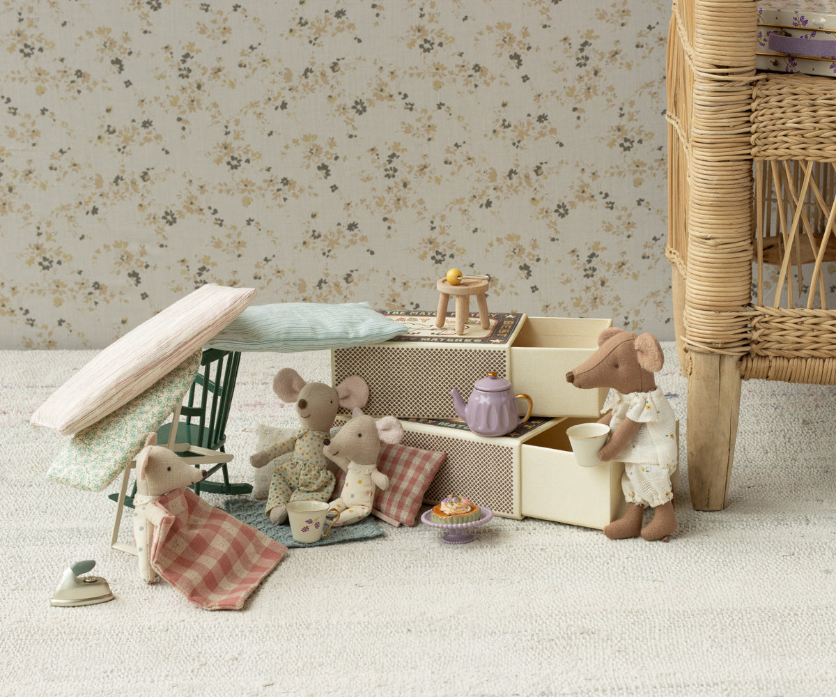 Big Sister Mouse in Matchbox - Pyjamas
