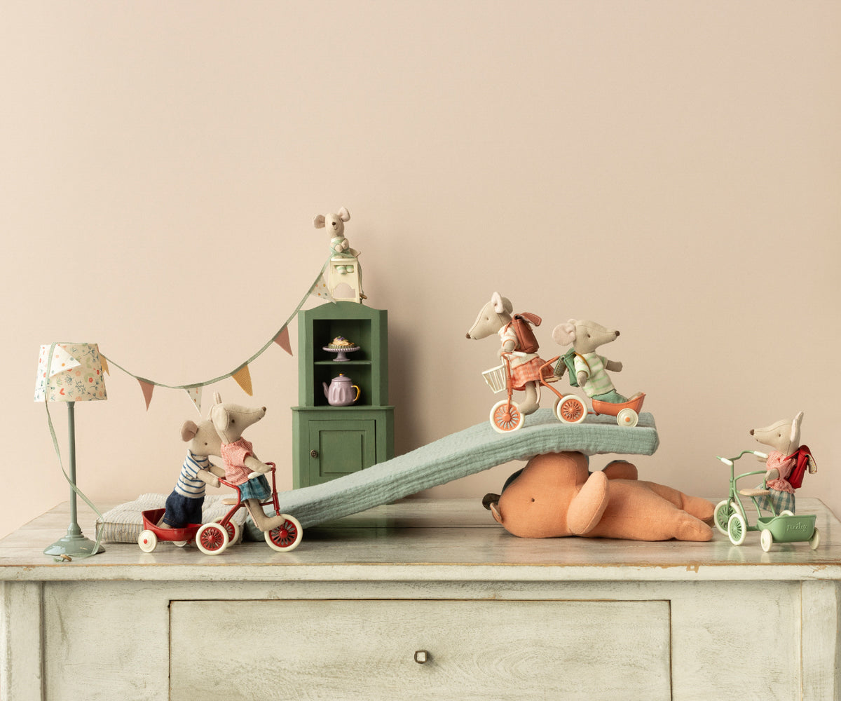 Corner Cabinet, Mouse - Dark Green