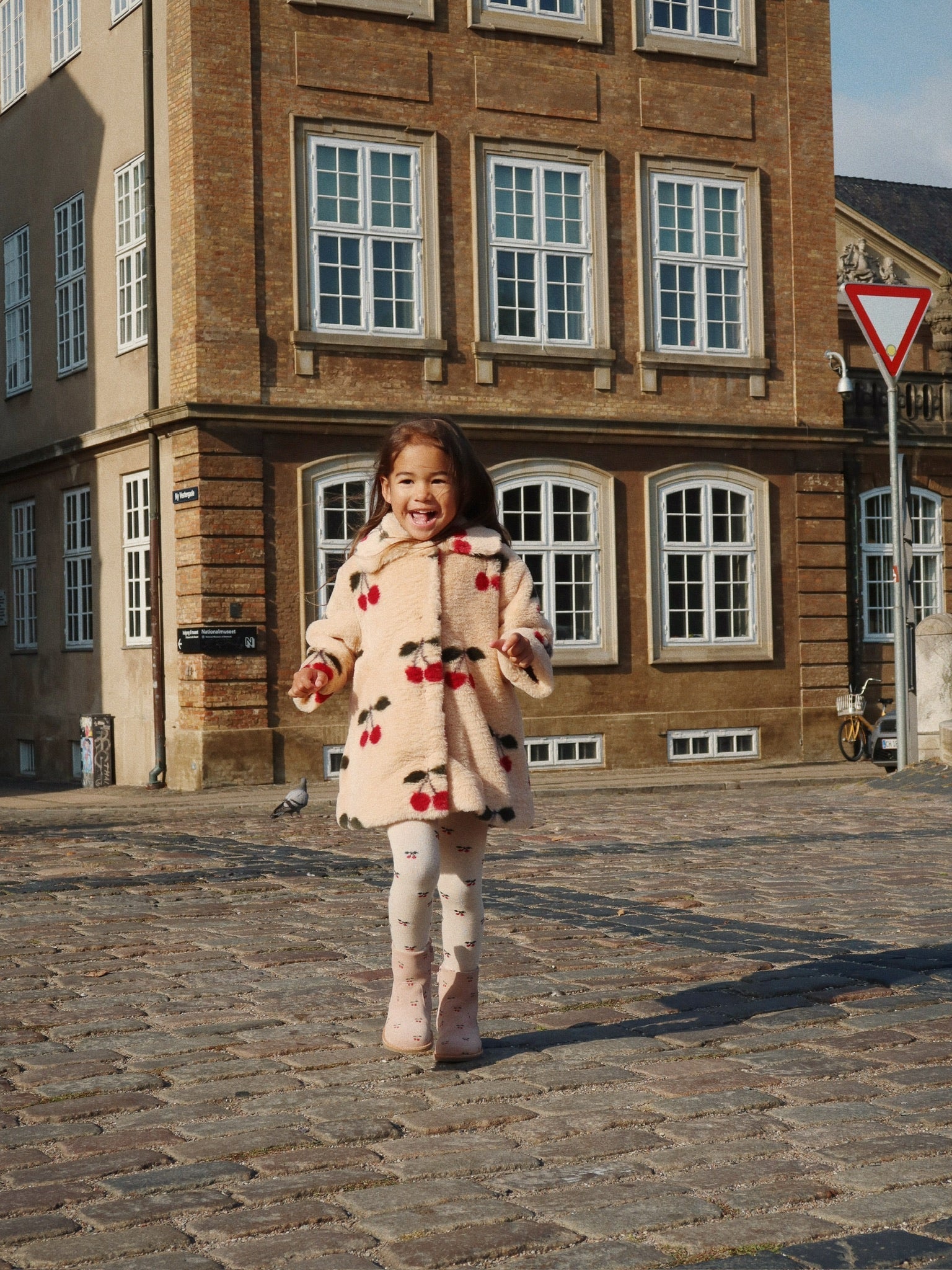 Fuzzie Coat GRS - Ma Grande Cerise