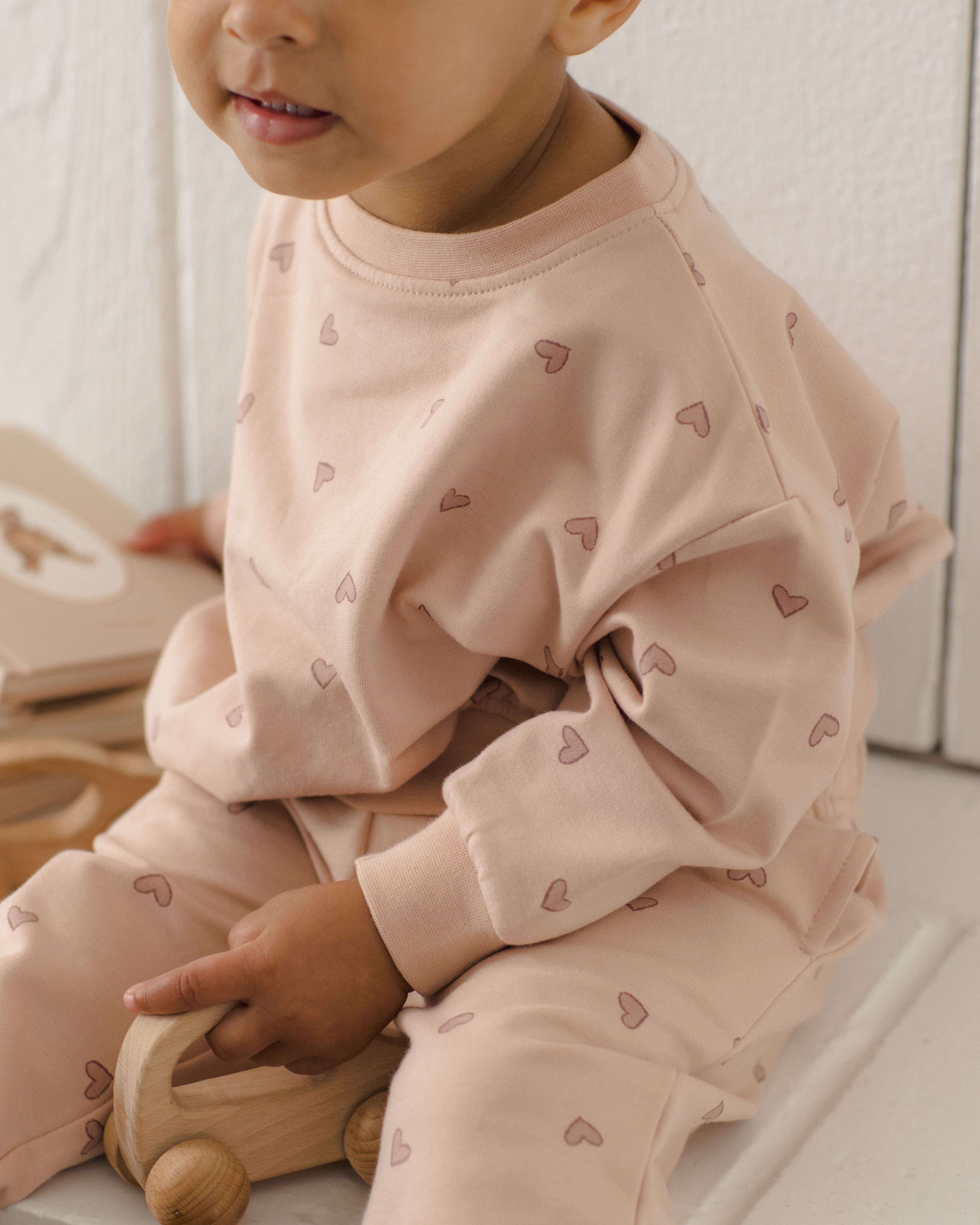 Relaxed Sweatshirt Hearts - Dusty Rose
