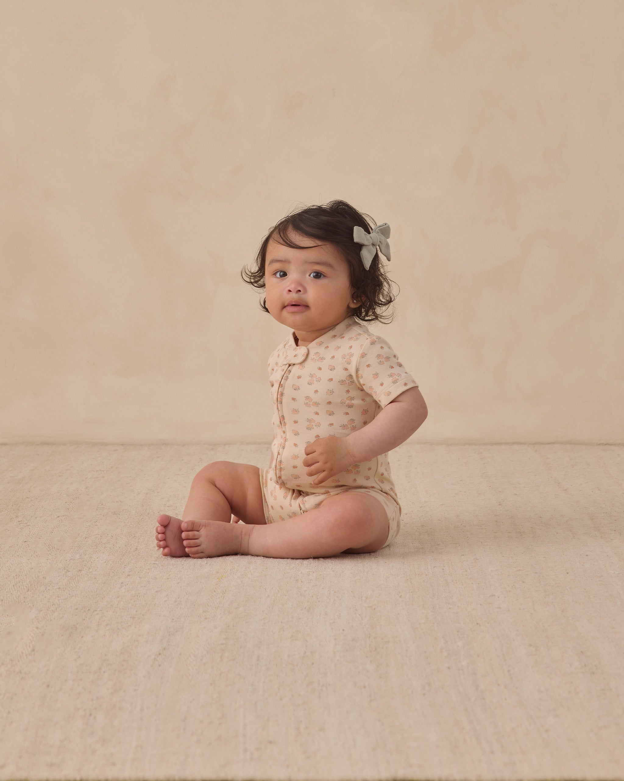 Zip Short Sleeve Sleeper || Strawberries
