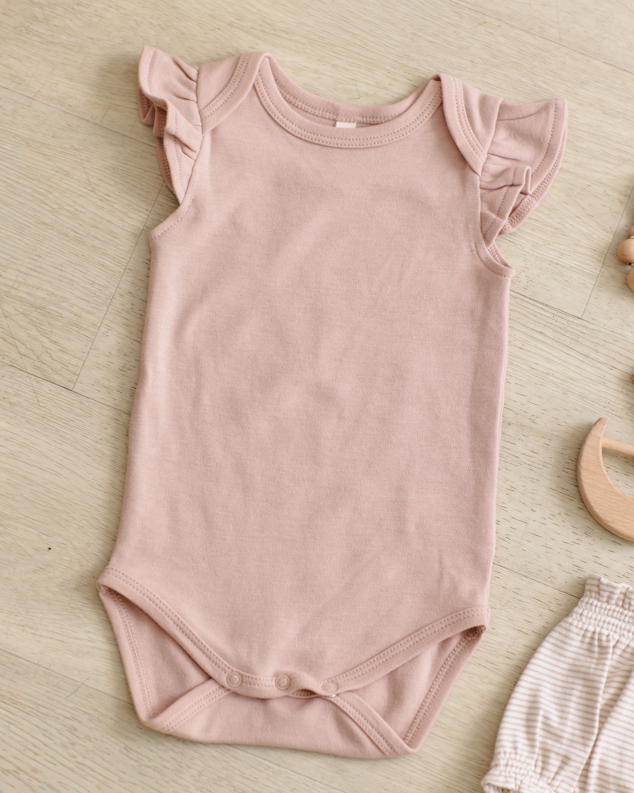Flutter Sleeve Bodysuit || Blush