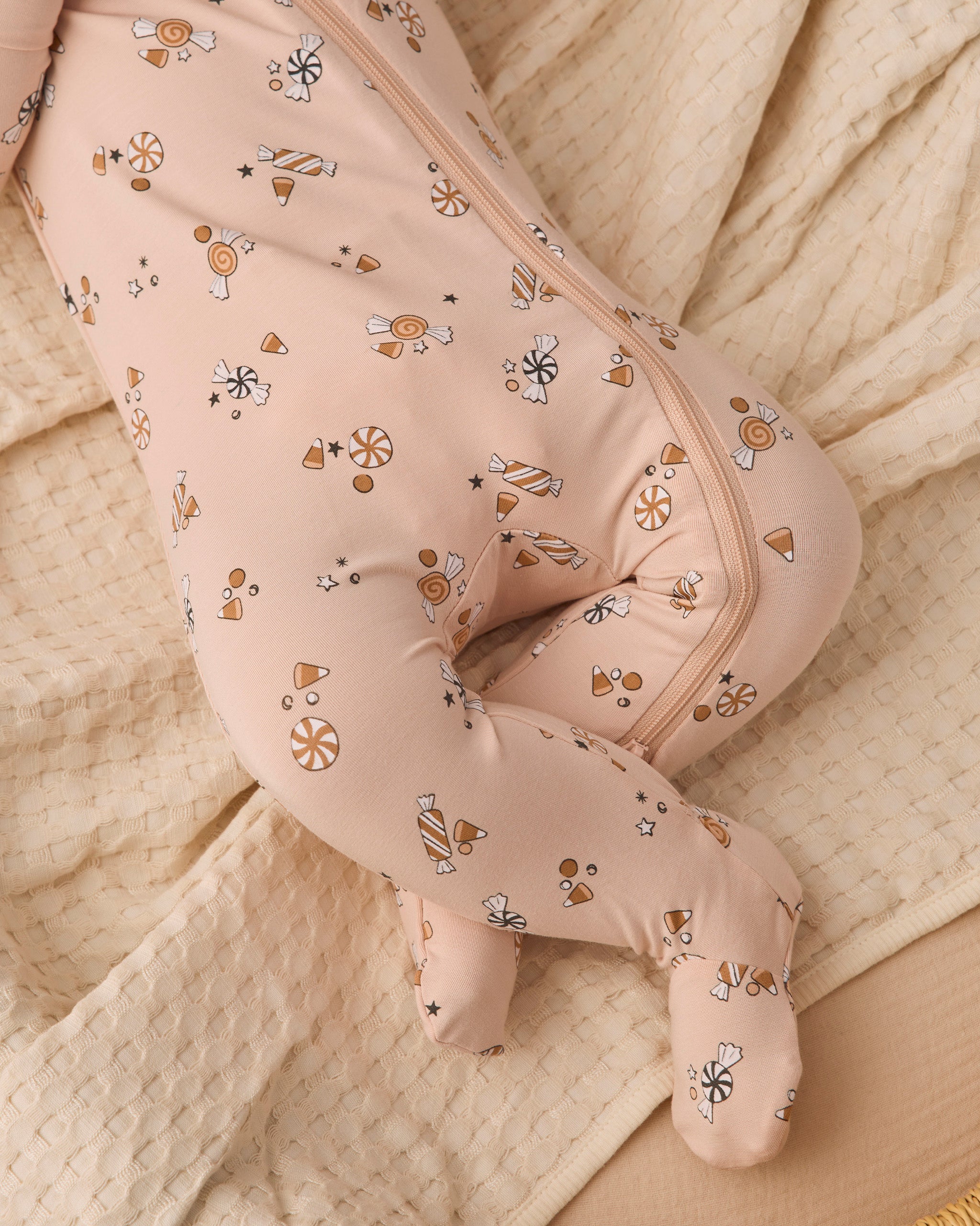 Bamboo Zip Footie Candy - Pearl