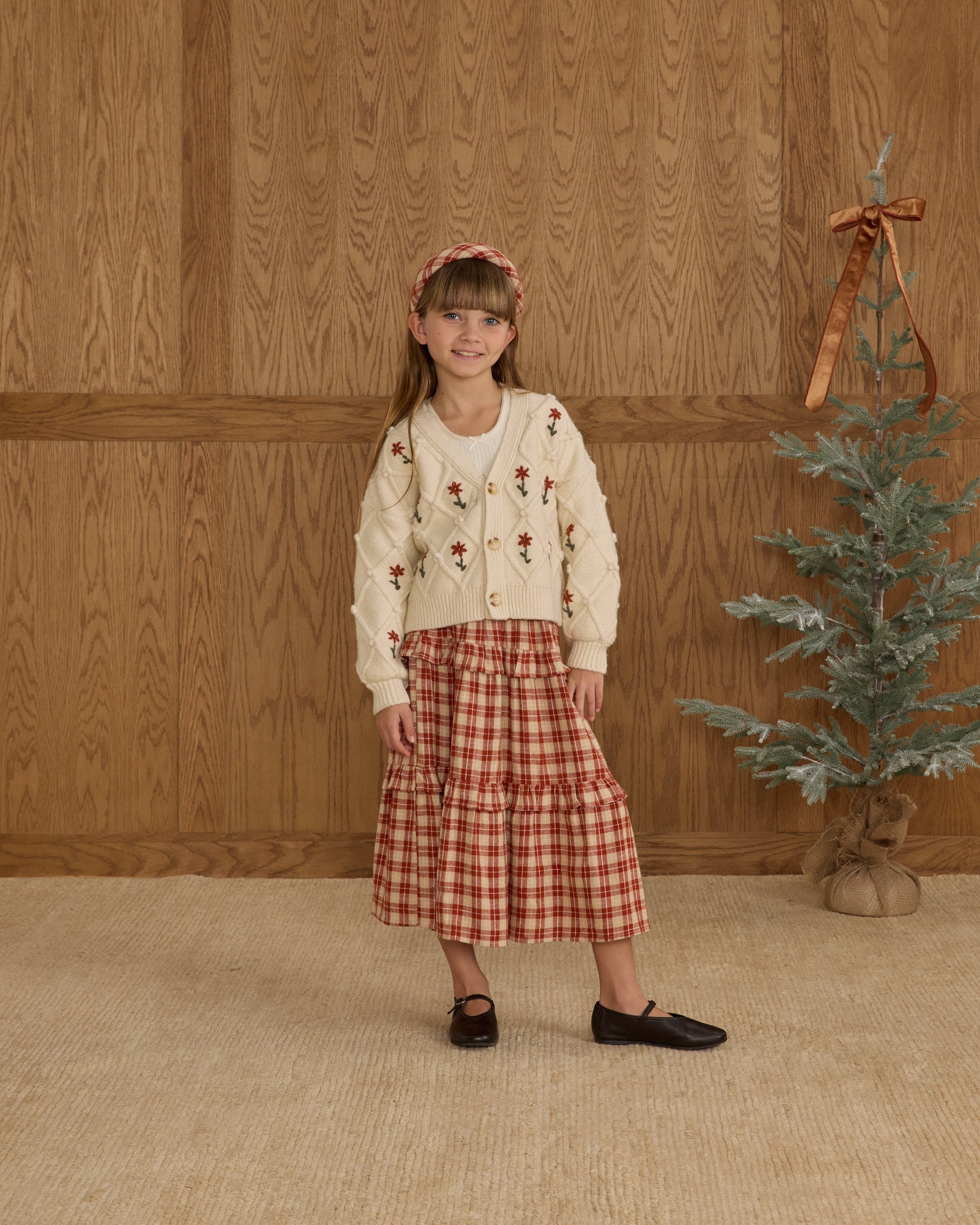 Boxy Crop Cardigan || Winter Daisy Embroidery