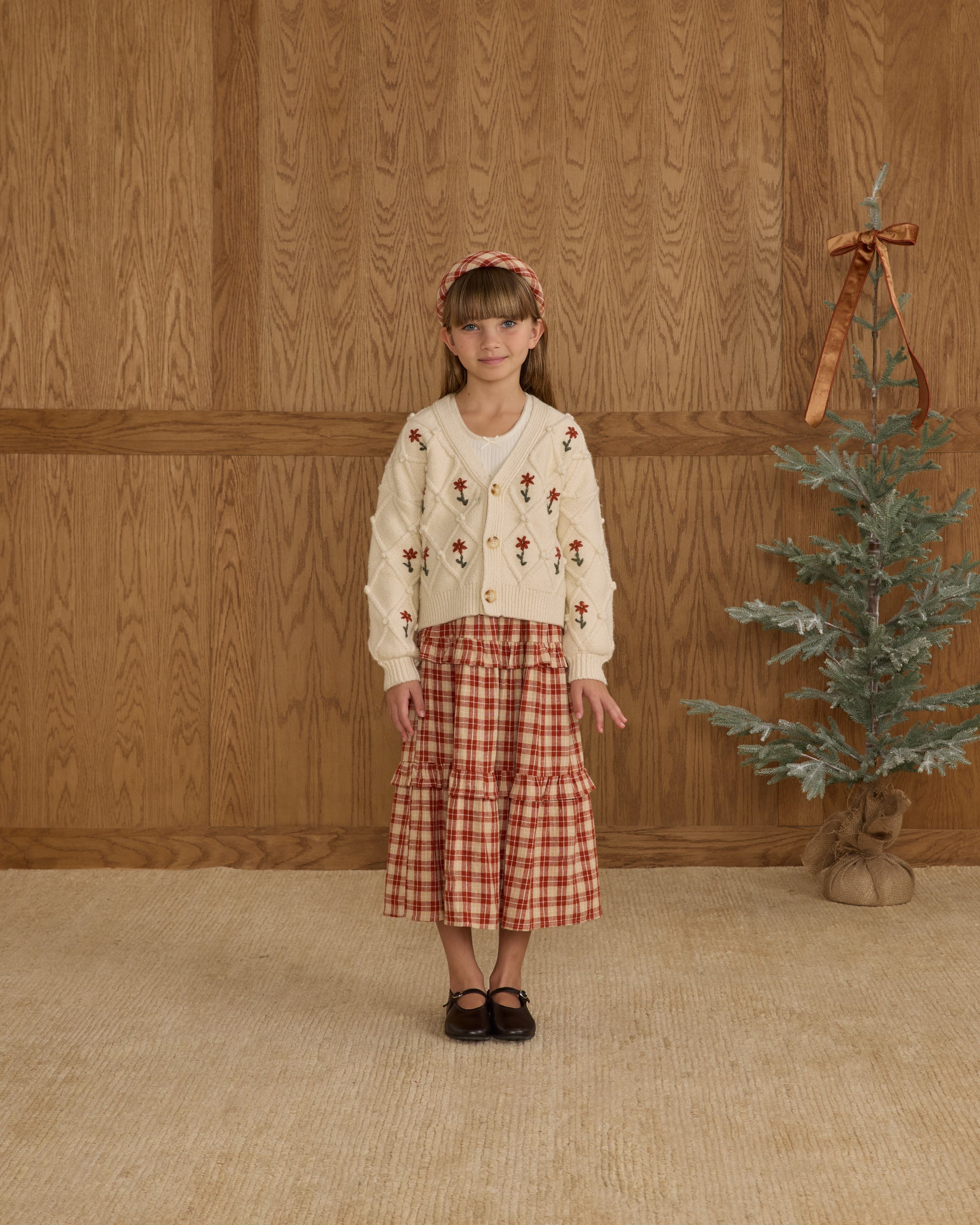 Boxy Crop Cardigan || Winter Daisy Embroidery