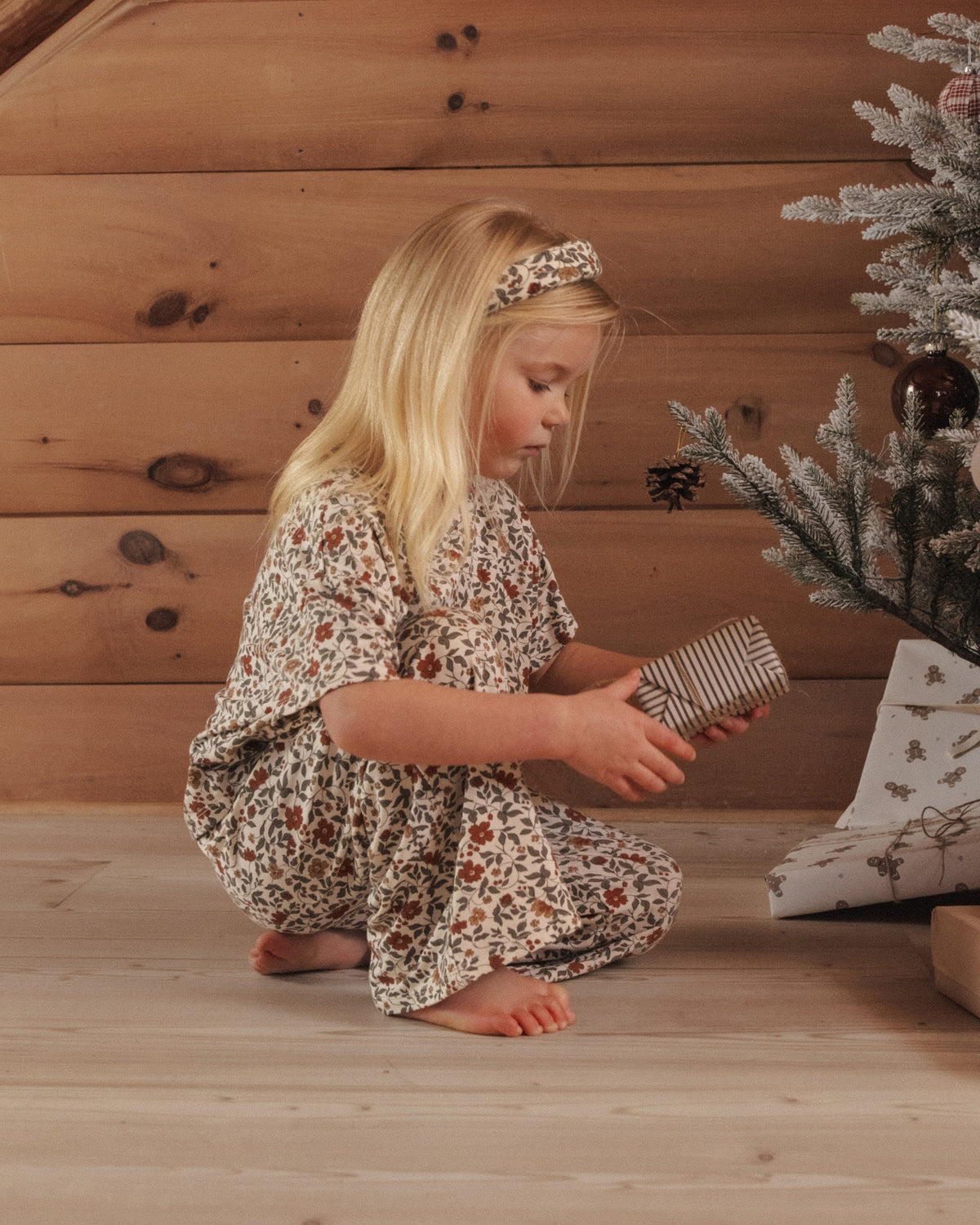 Ruthie Set - Holiday Floral Natural