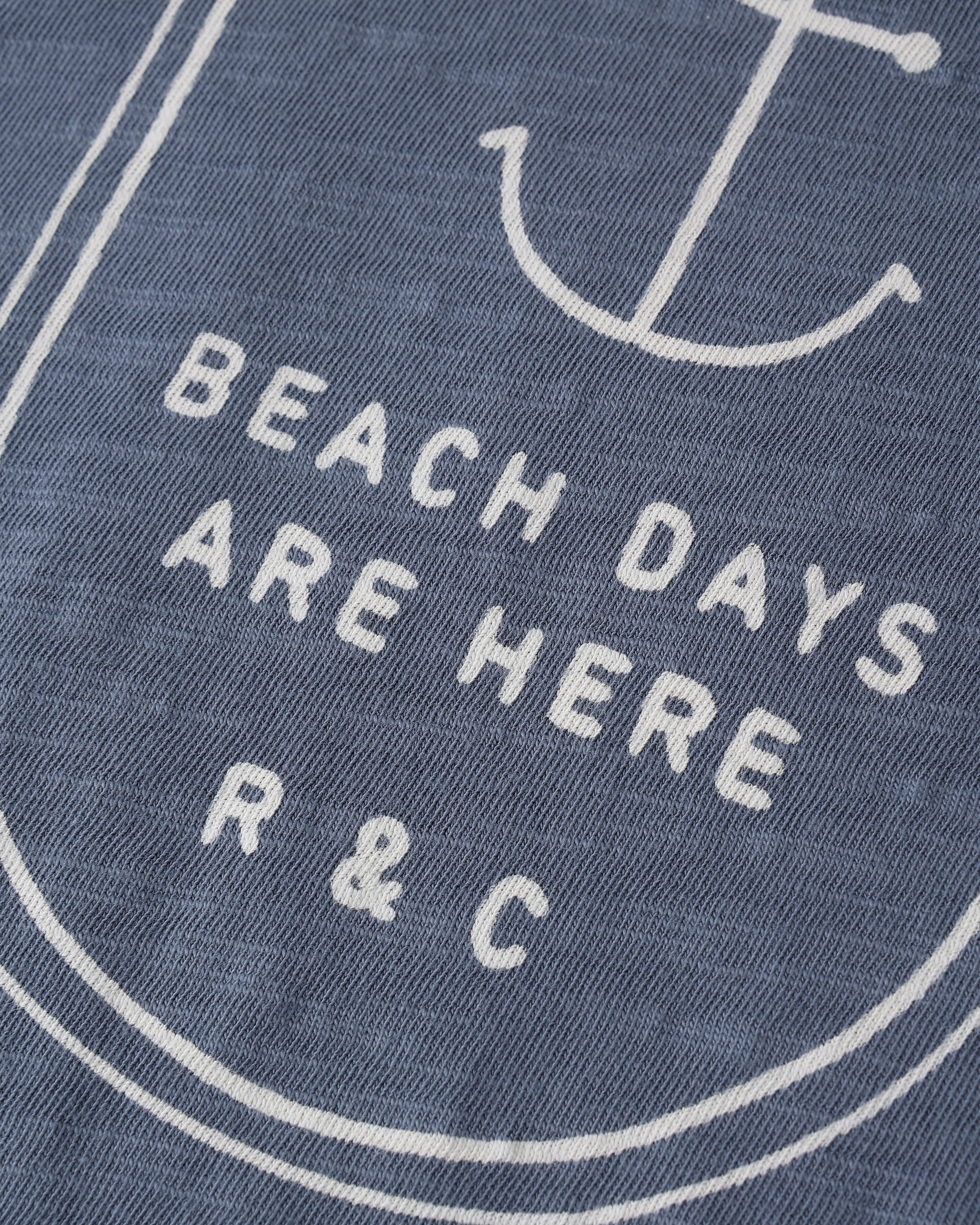 Raw Edge Tee || Beach Days
