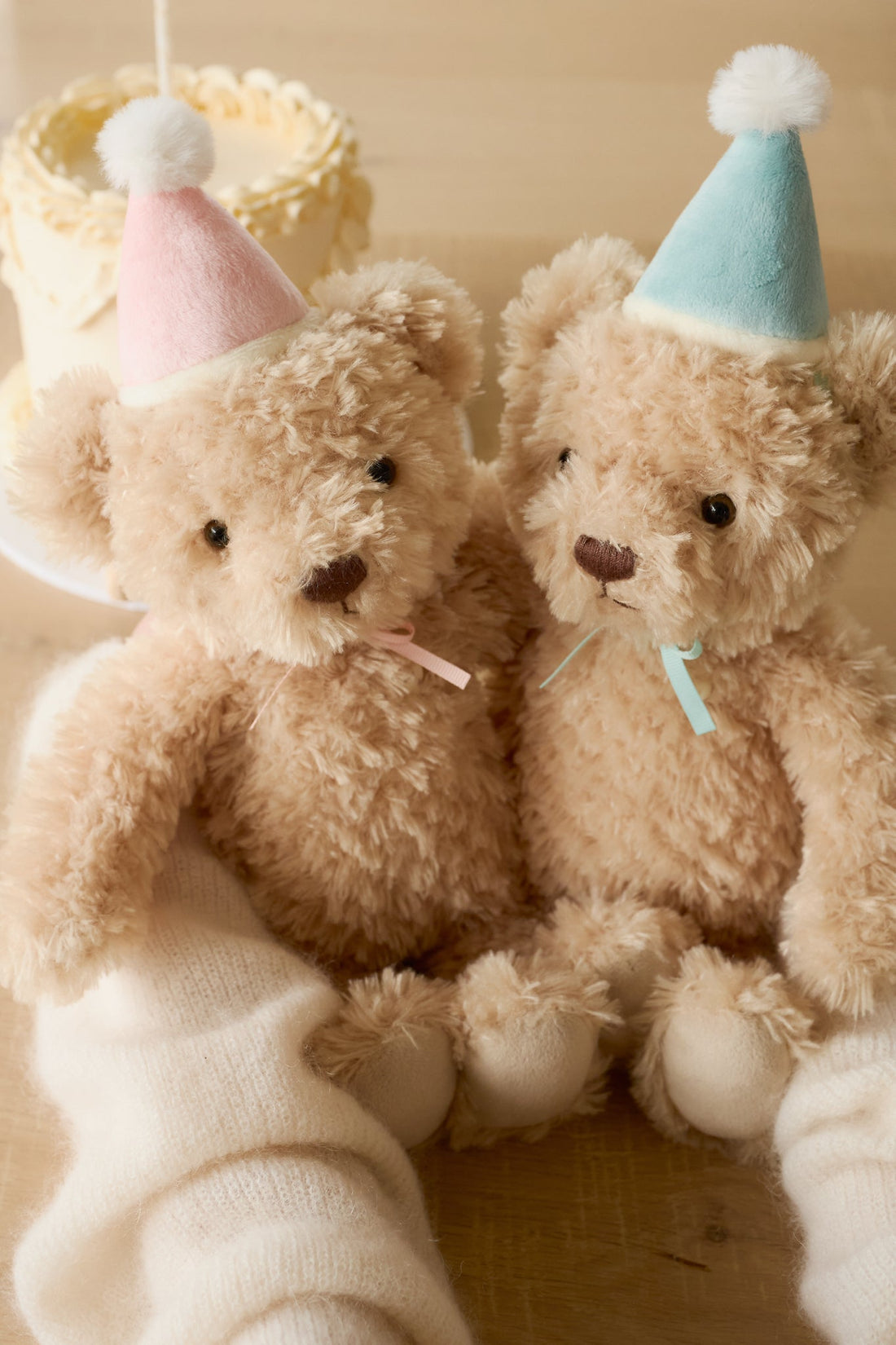 Snuggle Bunnies - Birthday Arthur - Sky