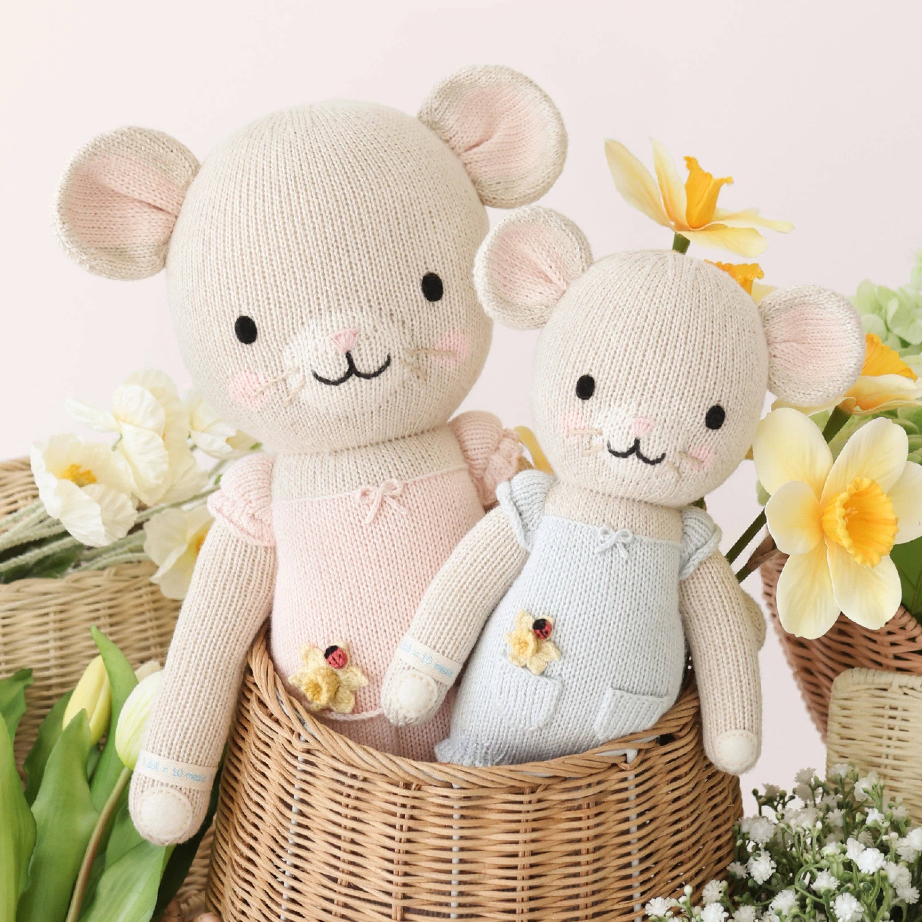 Beatrice the mouse (blush): Regular - 20"