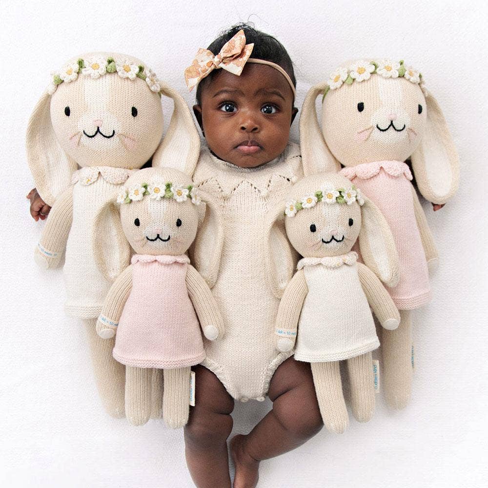 Hannah the bunny (ivory), gives 10 meals: Regular - 20"