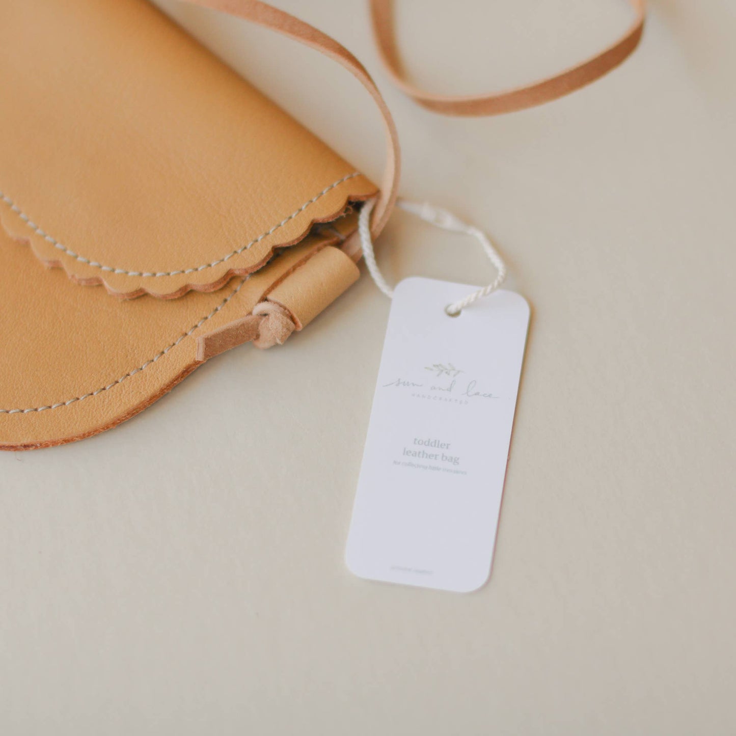 Toddler Scalloped Leather Purse in Cream