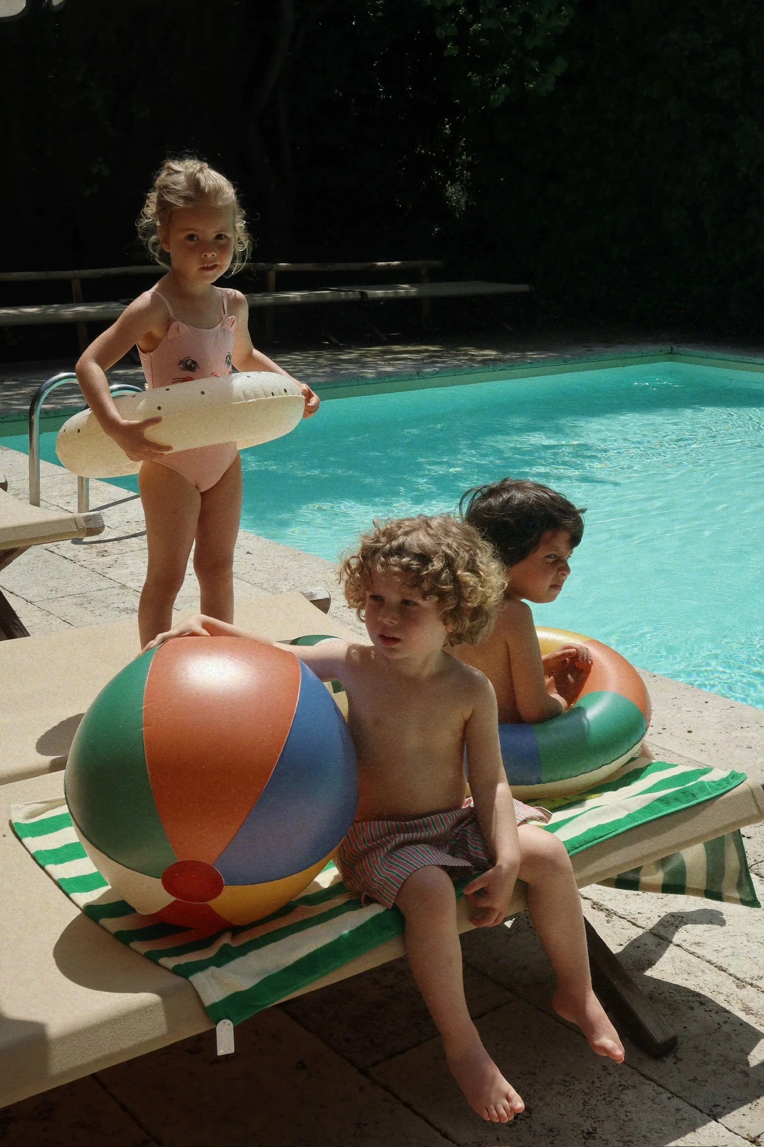 SWIM RING AND BEACH BALL SET