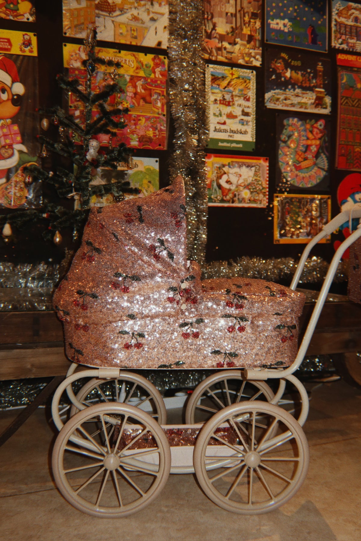 Sparkly Minnie Doll Pram - Cherry Sequin