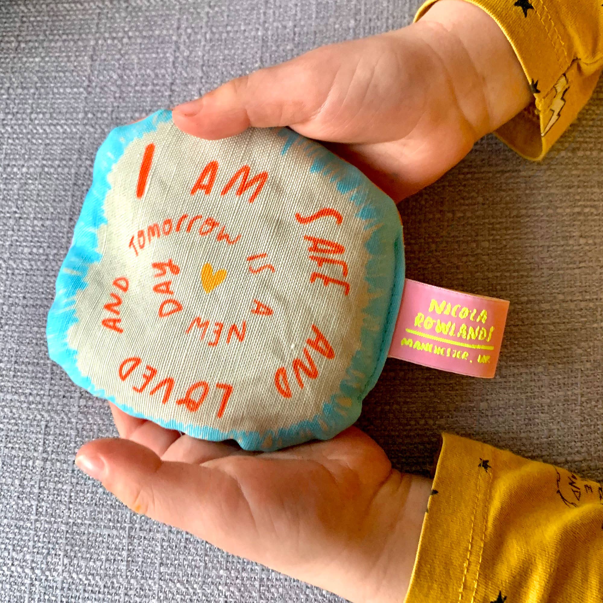 Sensory palm bag: SAFE & LOVED