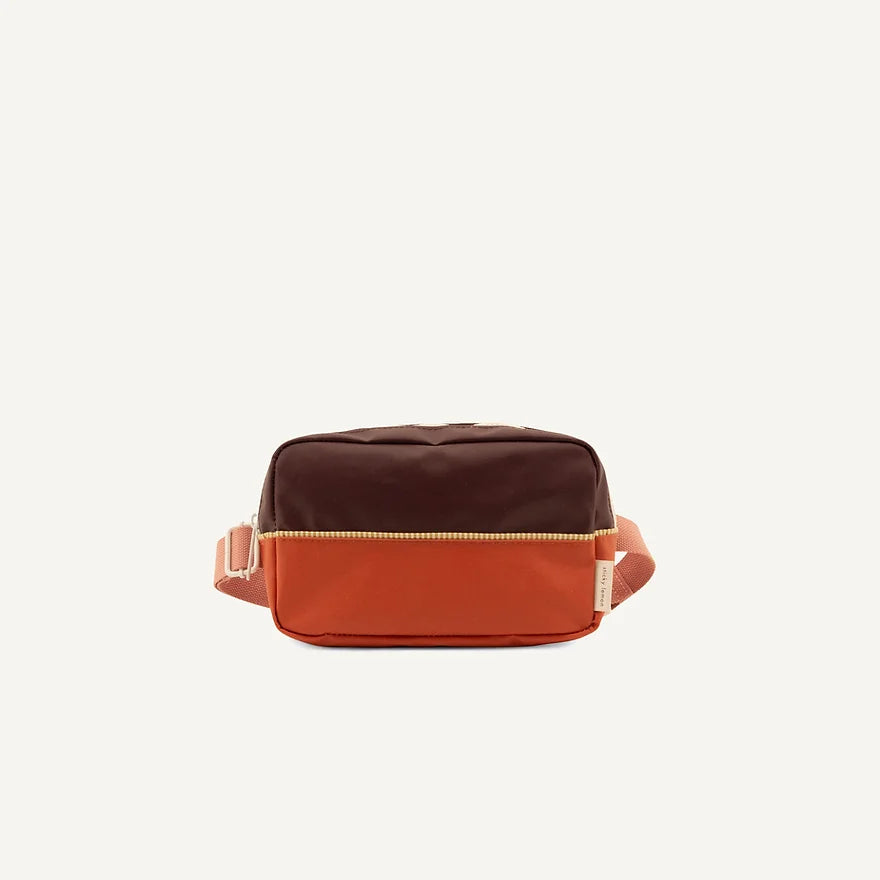 Fanny pack • colourblocking • meet me in the meadows